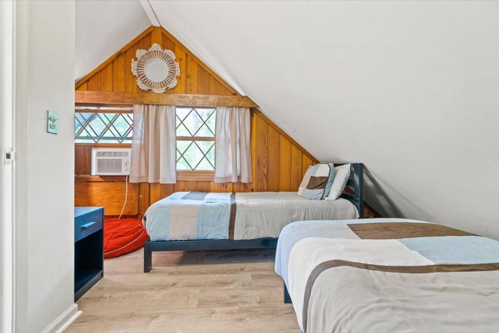 The Gingerbread House: 4 Bedroom Chalet, W/ Sunroom/Deck, Sleeps 12, Modern Amenities McGaheysville Exterior foto